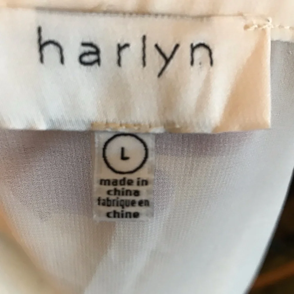 HARLYN blouse top with lace details. Size large. - Picture 5 of 5